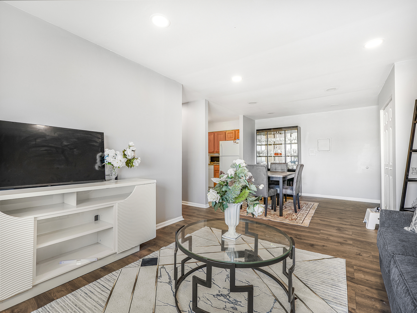 107 W Elk Trail 206 Property Photo 5