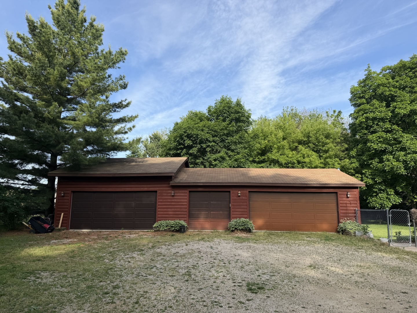 737 A Searls Road Property Photo 4