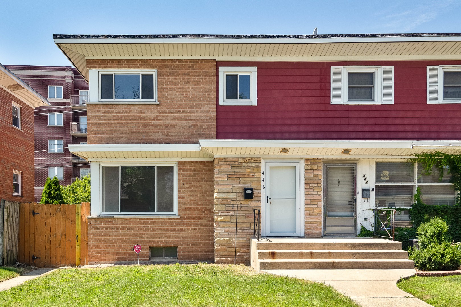 446 Oak Street Property Photo 1