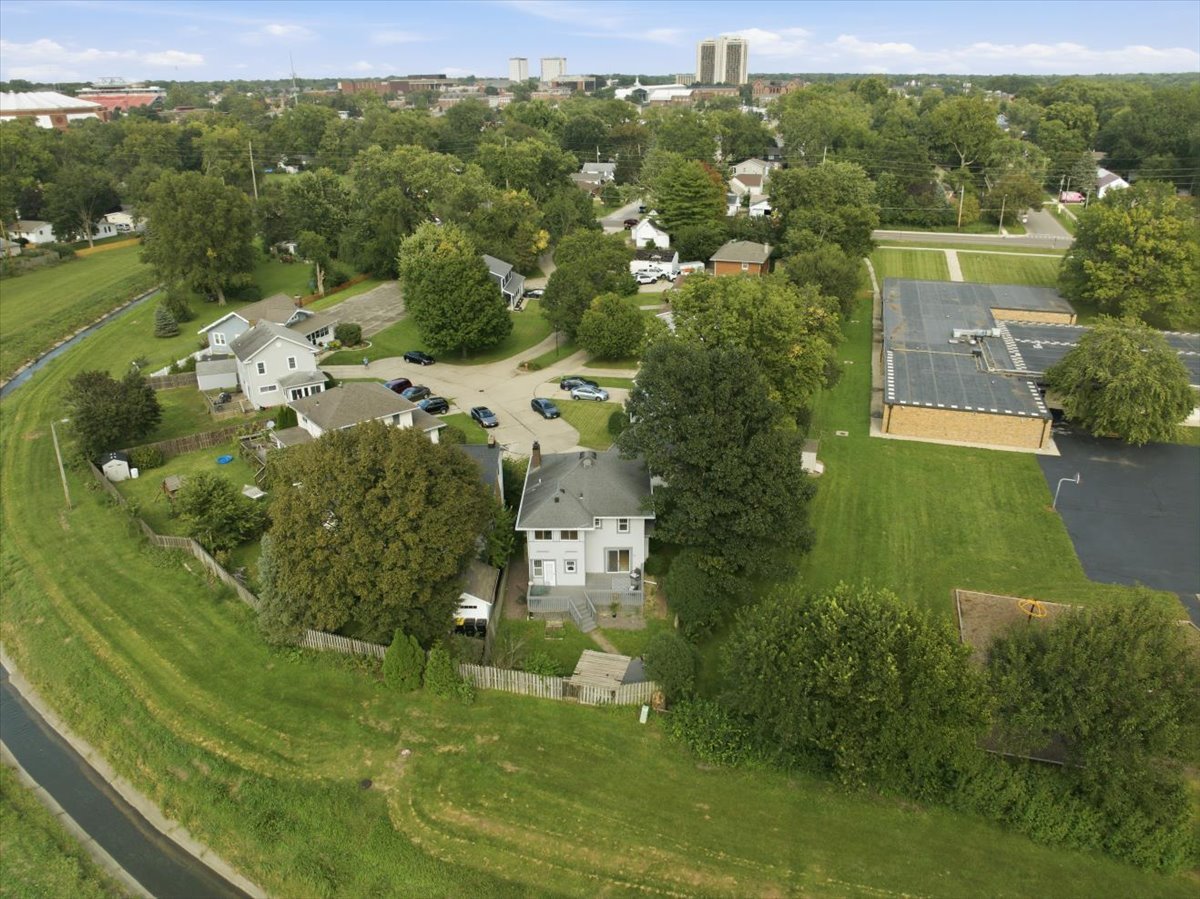9 Hale Court Property Photo 41