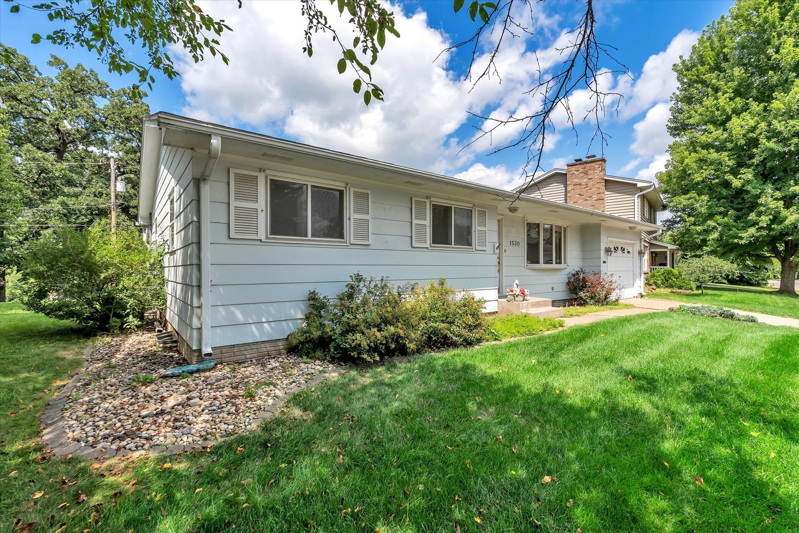1530 W George Washington Boulevard Property Photo 2