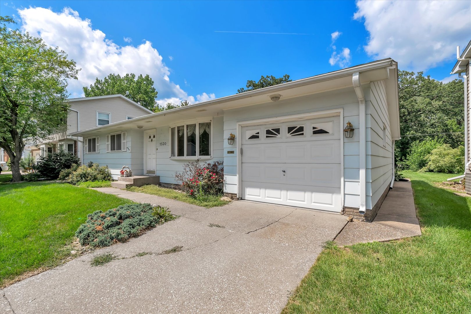 1530 W George Washington Boulevard Property Photo 3