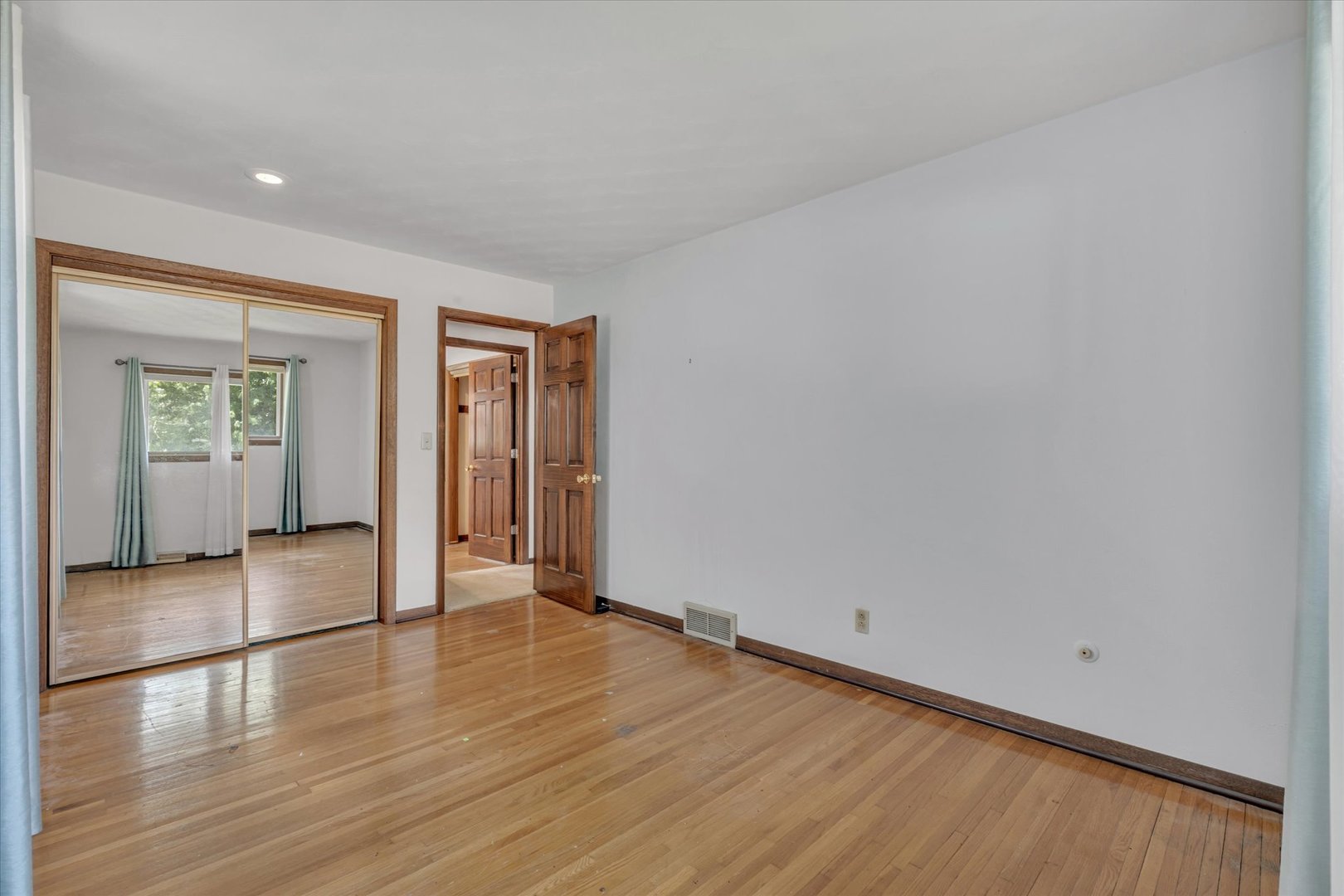 1530 W George Washington Boulevard Property Photo 11