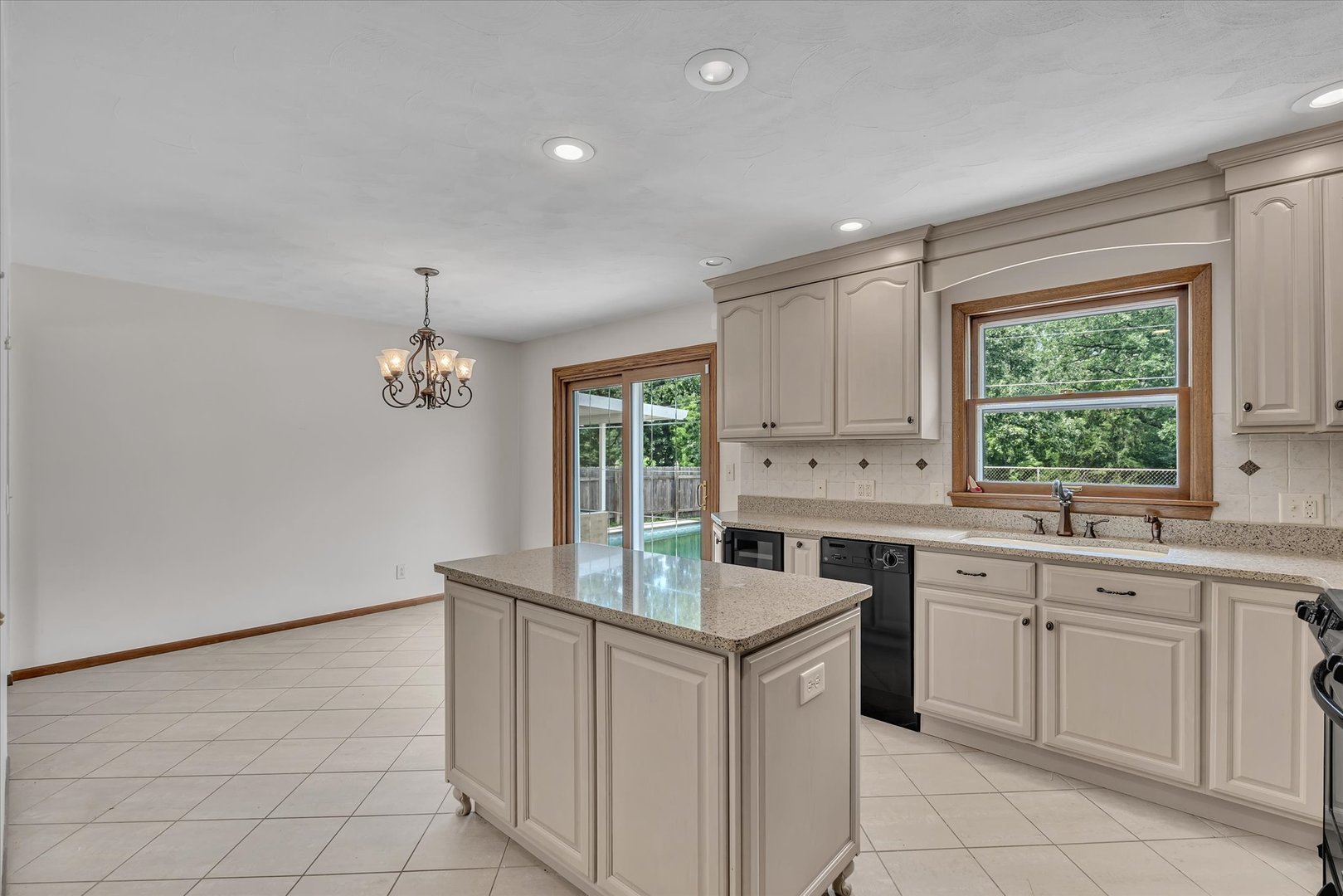 1530 W George Washington Boulevard Property Photo 19