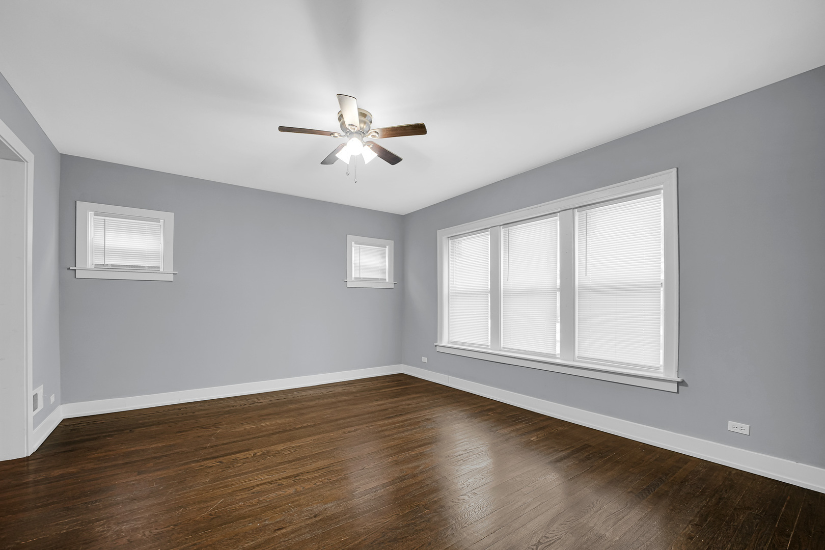 8317 S Aberdeen Street Property Photo 4