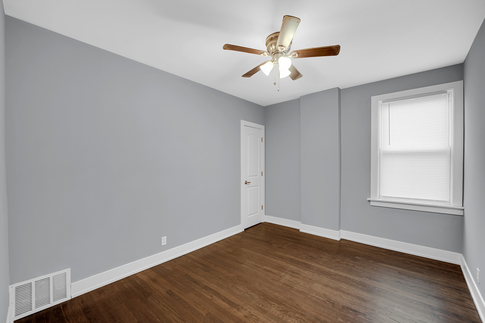 8317 S Aberdeen Street Property Photo 12