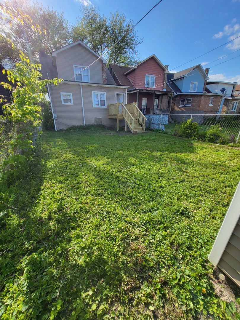 8317 S Aberdeen Street Property Photo 19