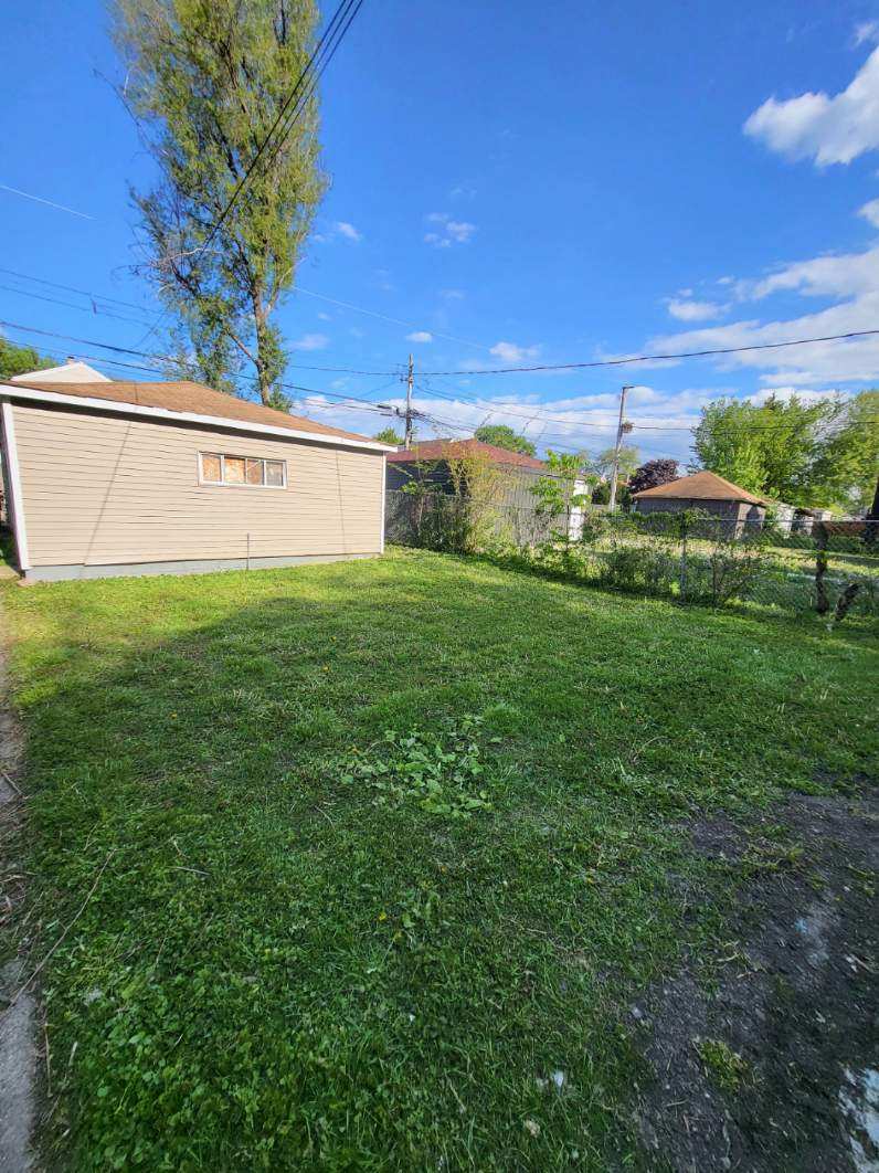 8317 S Aberdeen Street Property Photo 20