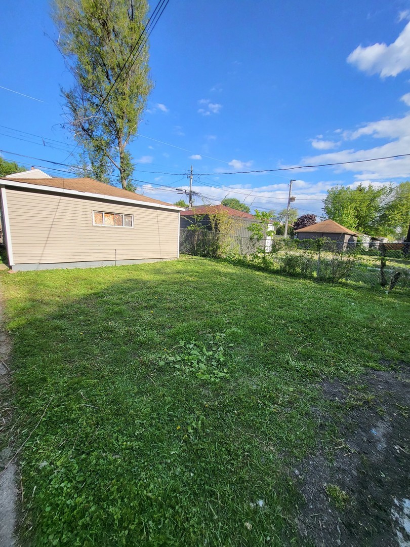 8317 S Aberdeen Street Property Photo 21