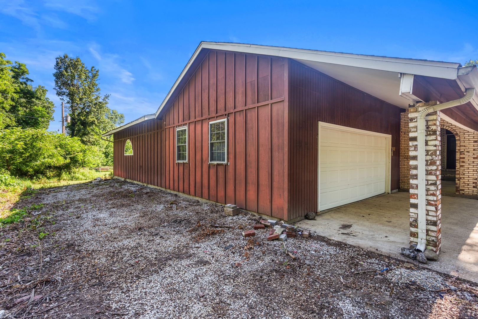 2102 Fogel Road Property Photo 10