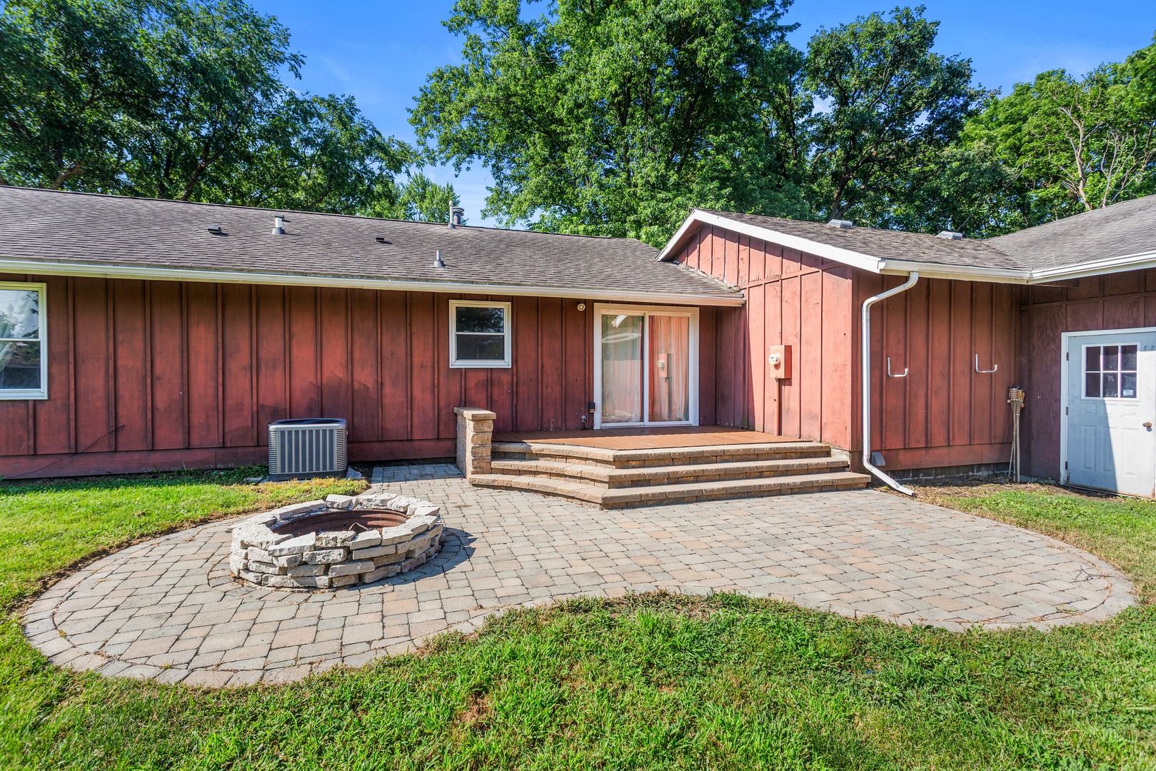 2102 Fogel Road Property Photo 13