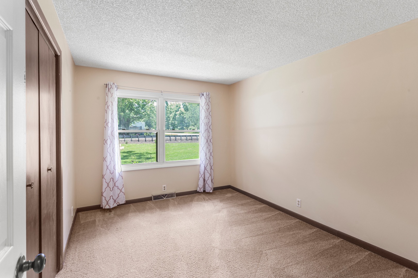 2102 Fogel Road Property Photo 32