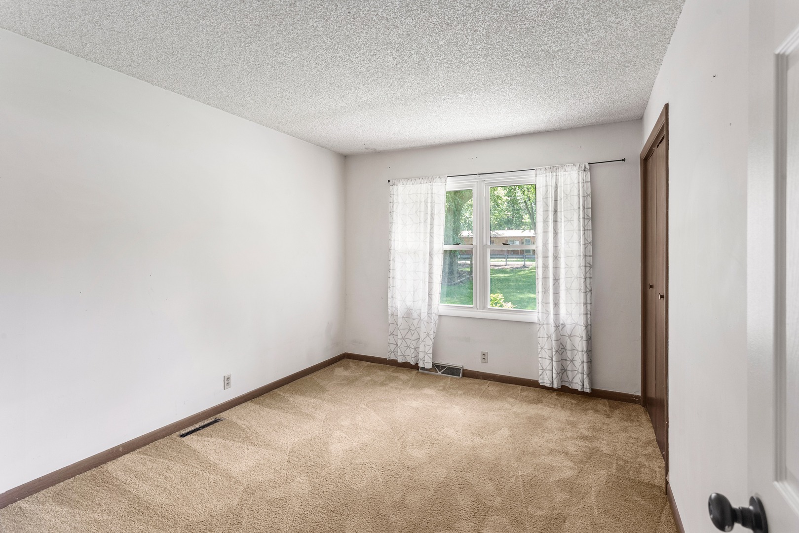 2102 Fogel Road Property Photo 34