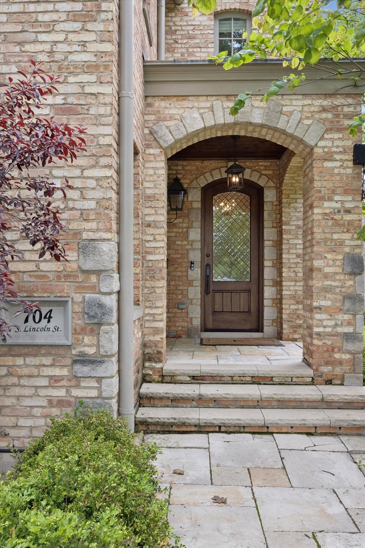 704 S Lincoln Street Property Photo 4