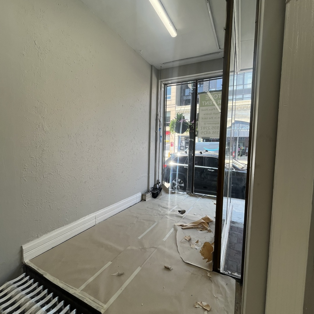 3229 N Clark Street Store Property Photo 2