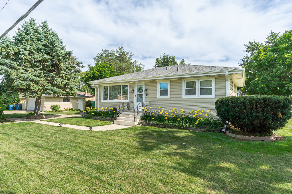 201 S Michigan Avenue Property Photo 2