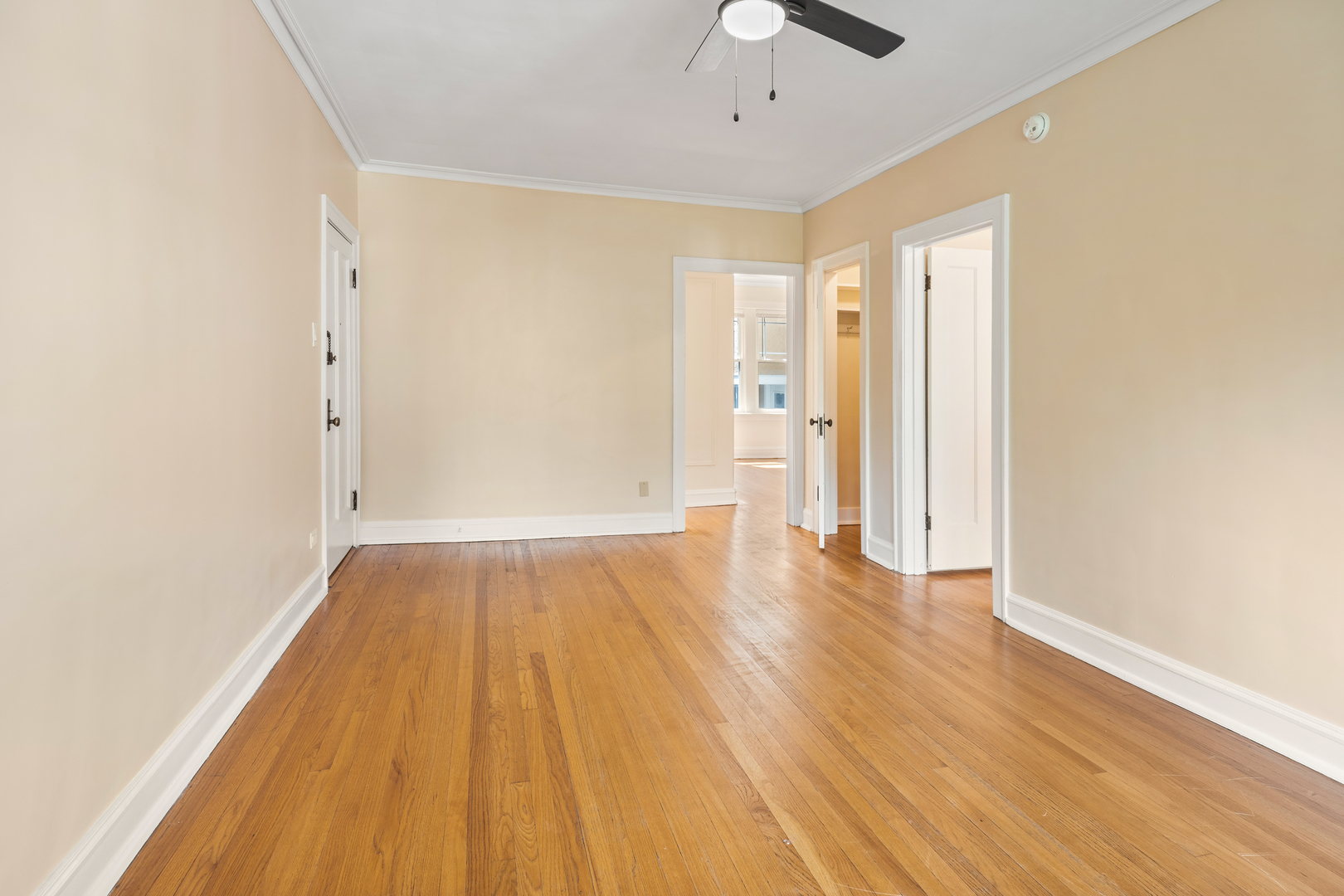 1921 W Estes Avenue 1n Property Photo 6