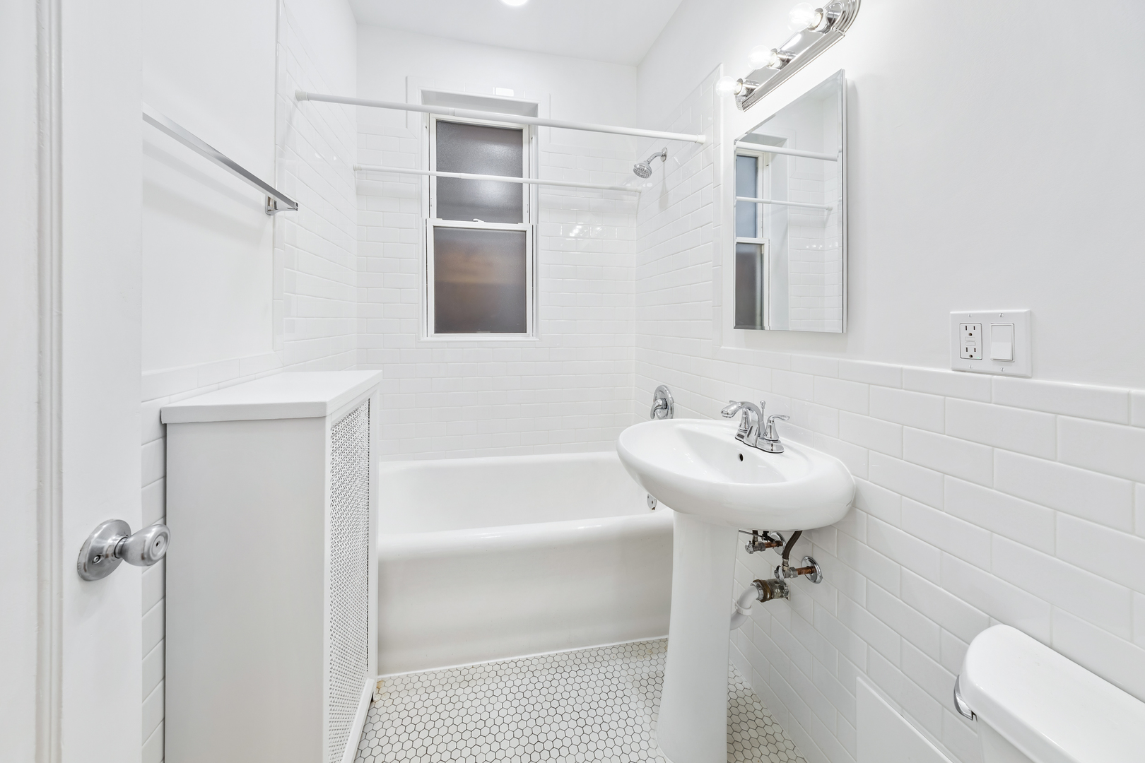 1921 W Estes Avenue 1n Property Photo 8