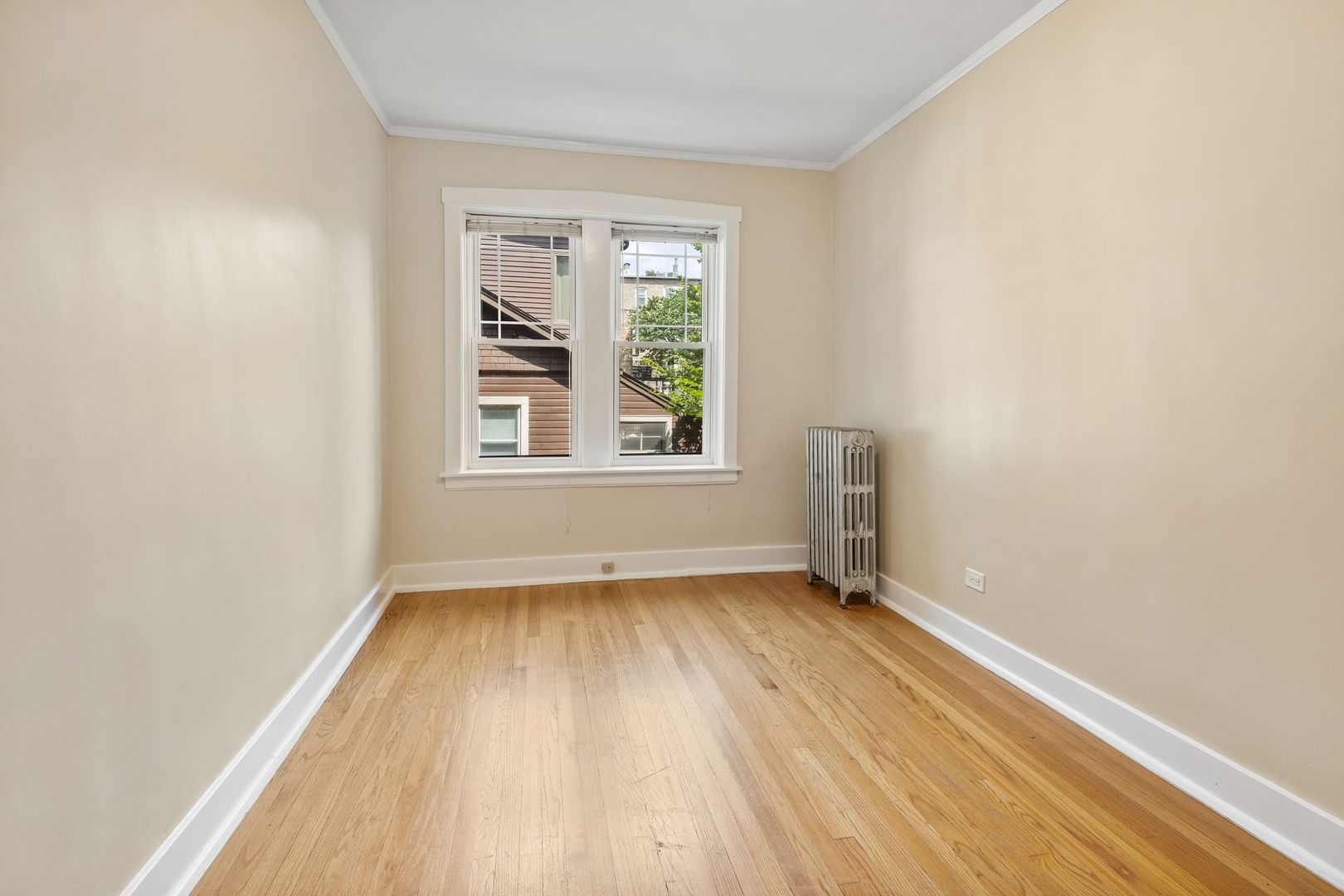 1921 W Estes Avenue 1n Property Photo 9