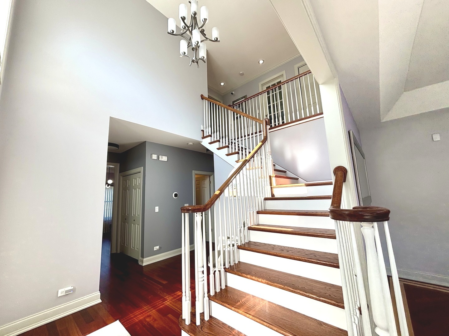 877 John Street Property Photo 3