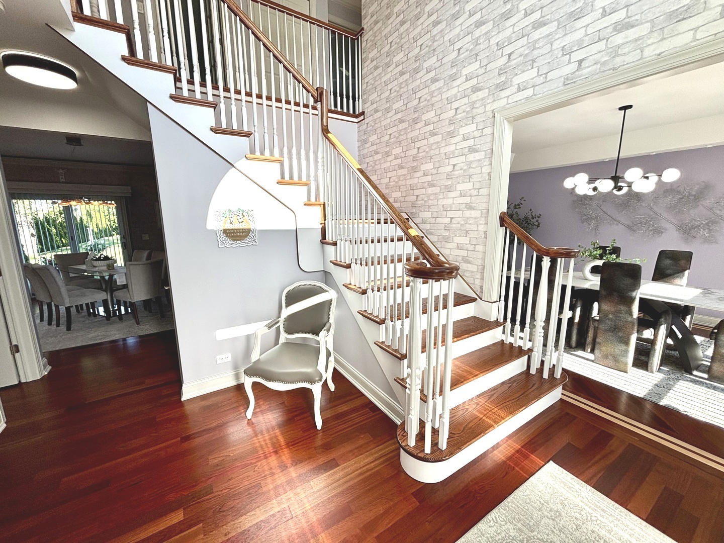 877 John Street Property Photo 4