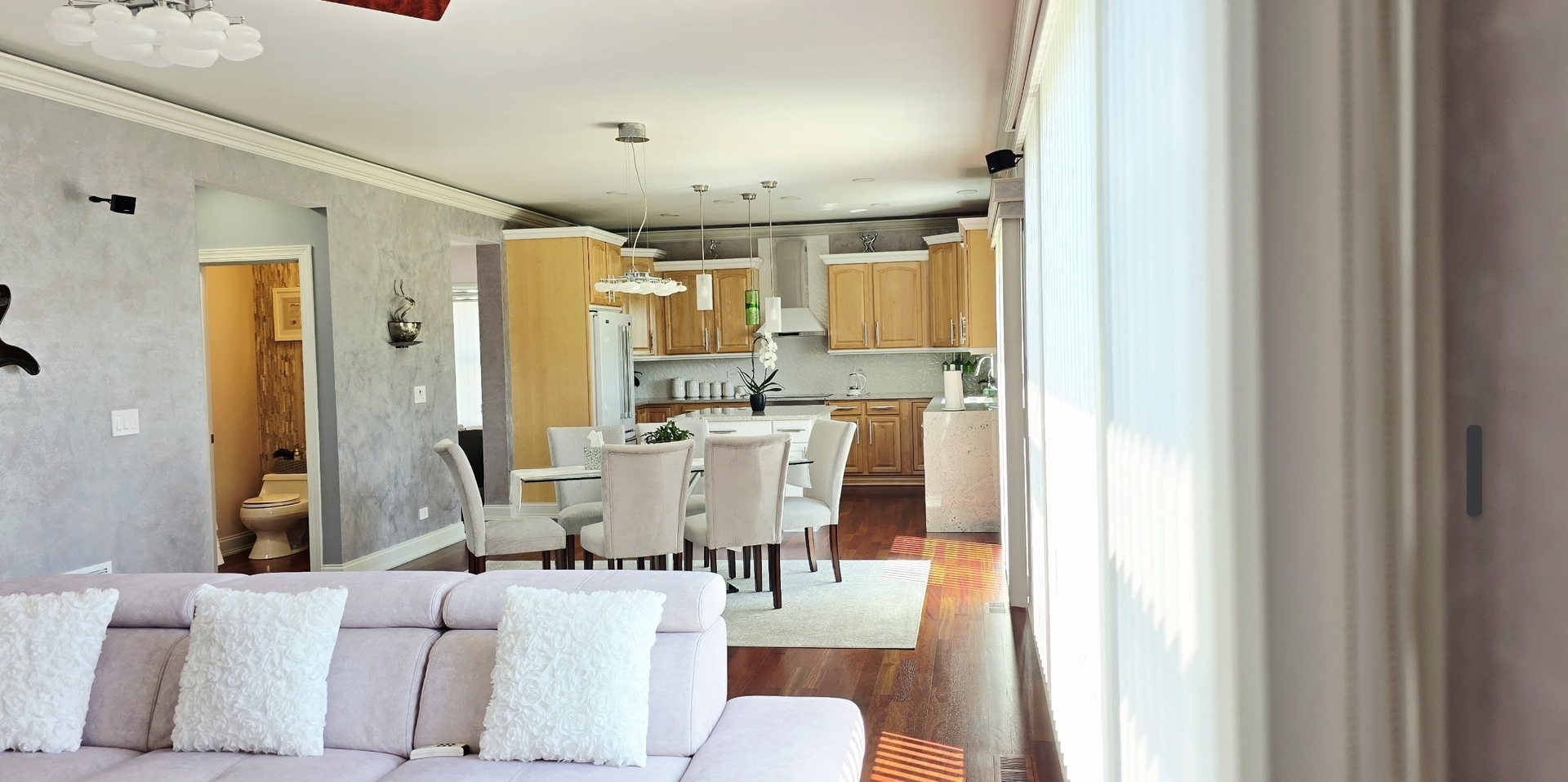 877 John Street Property Photo 17