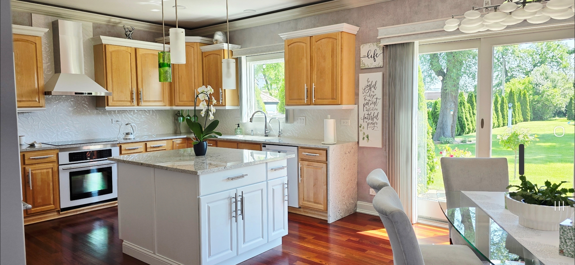 877 John Street Property Photo 18