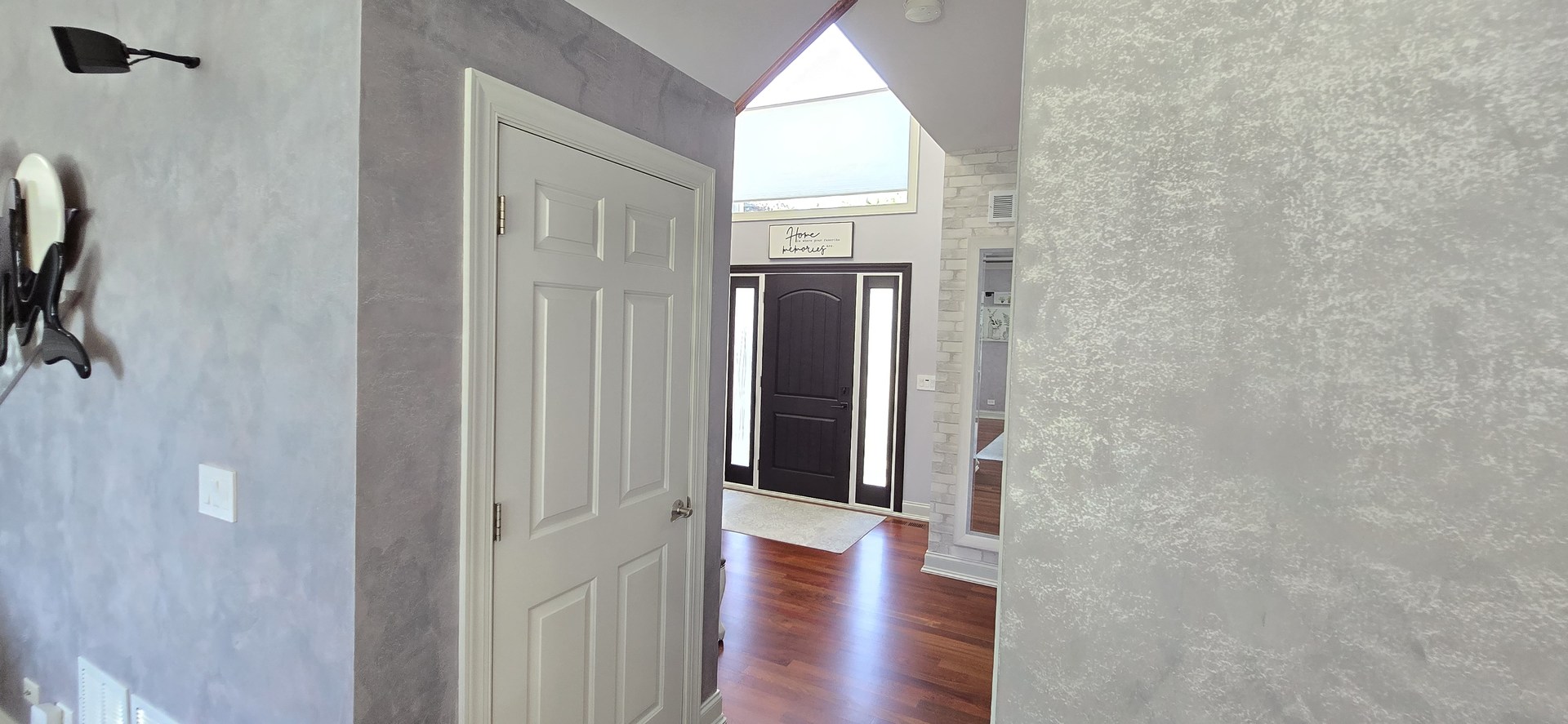 877 John Street Property Photo 19