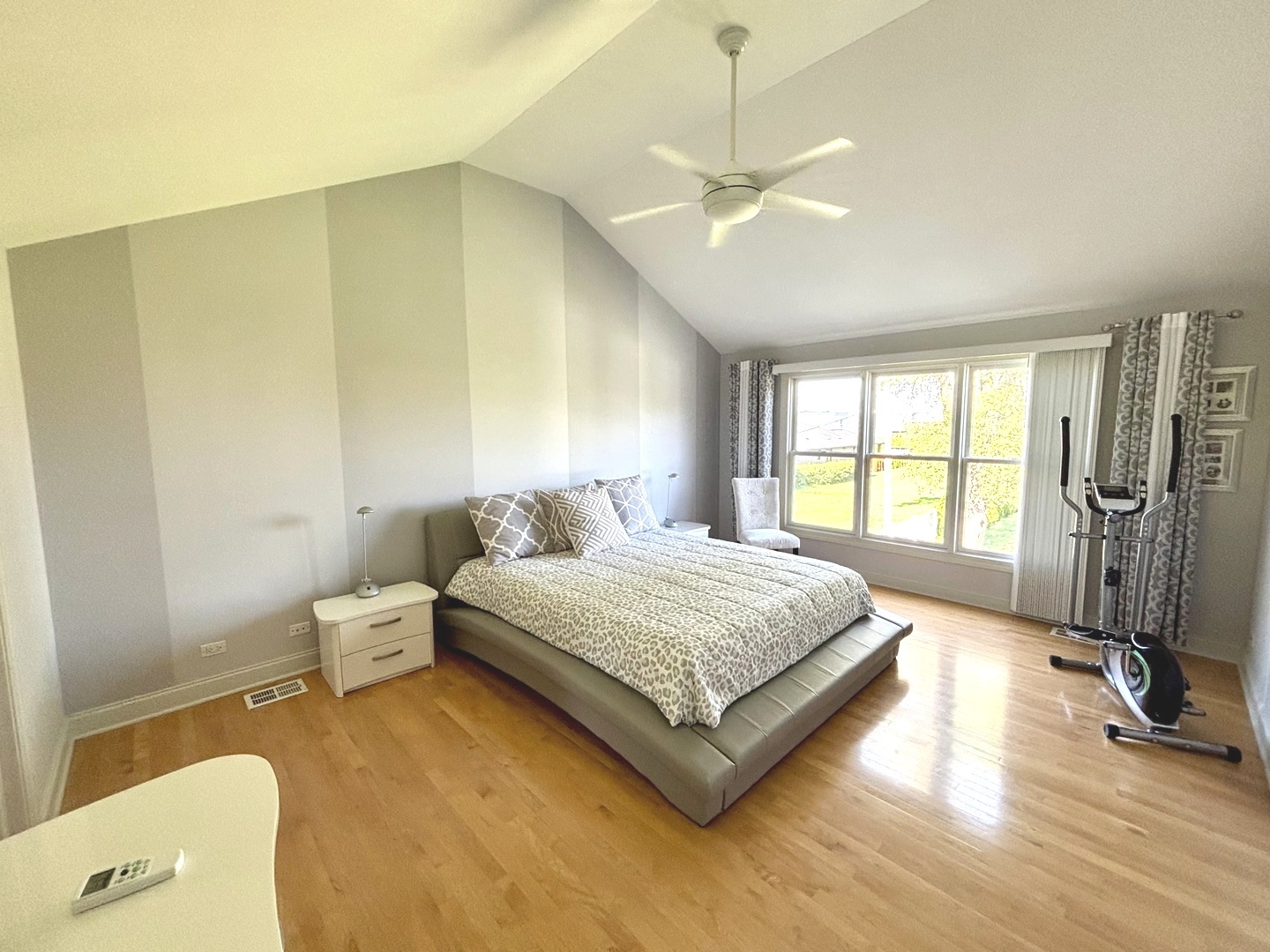 877 John Street Property Photo 25