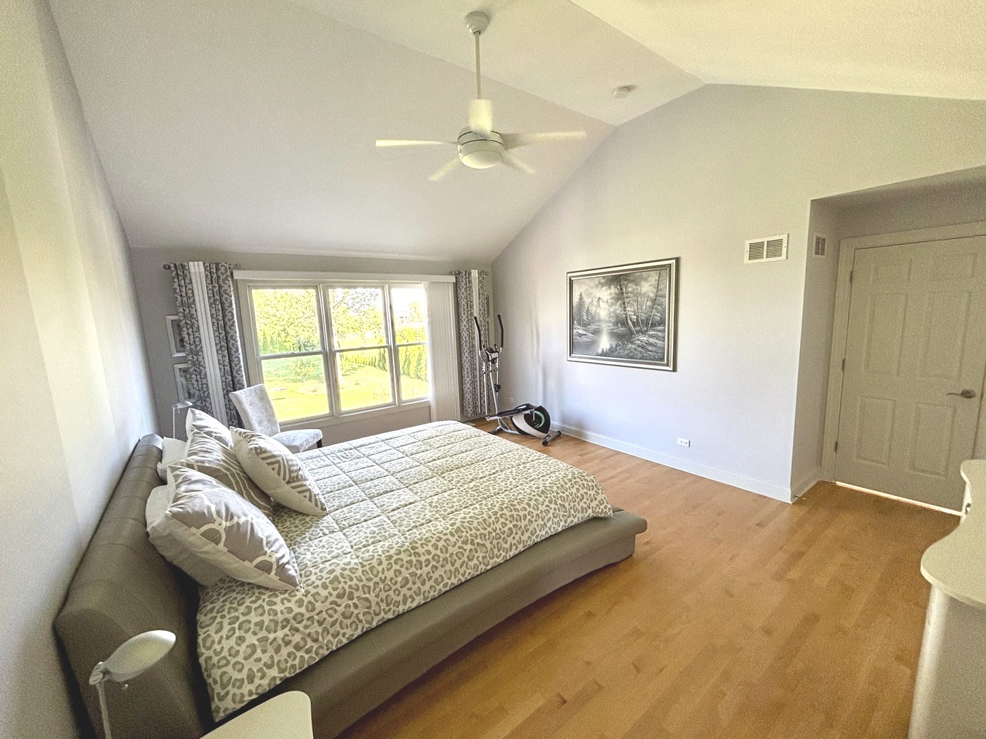 877 John Street Property Photo 26