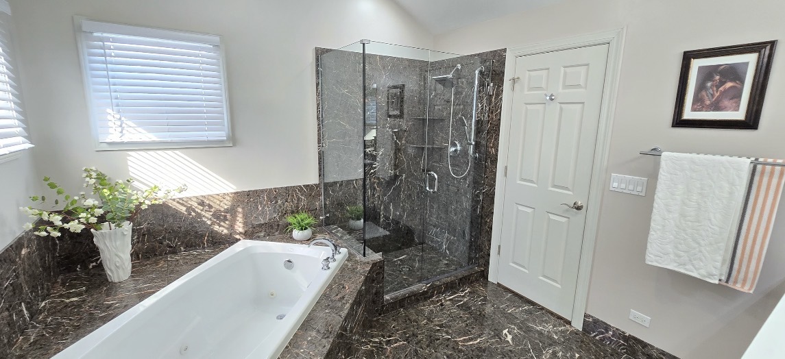 877 John Street Property Photo 28