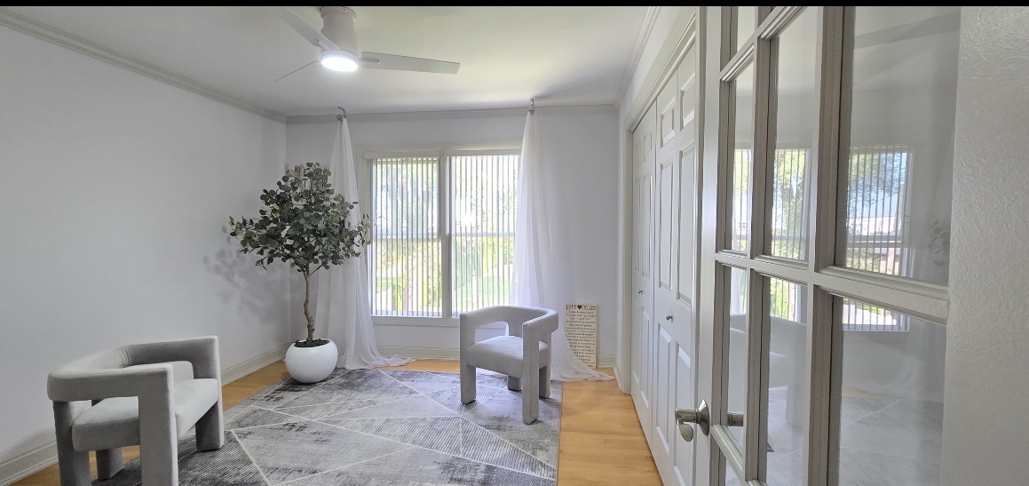 877 John Street Property Photo 32