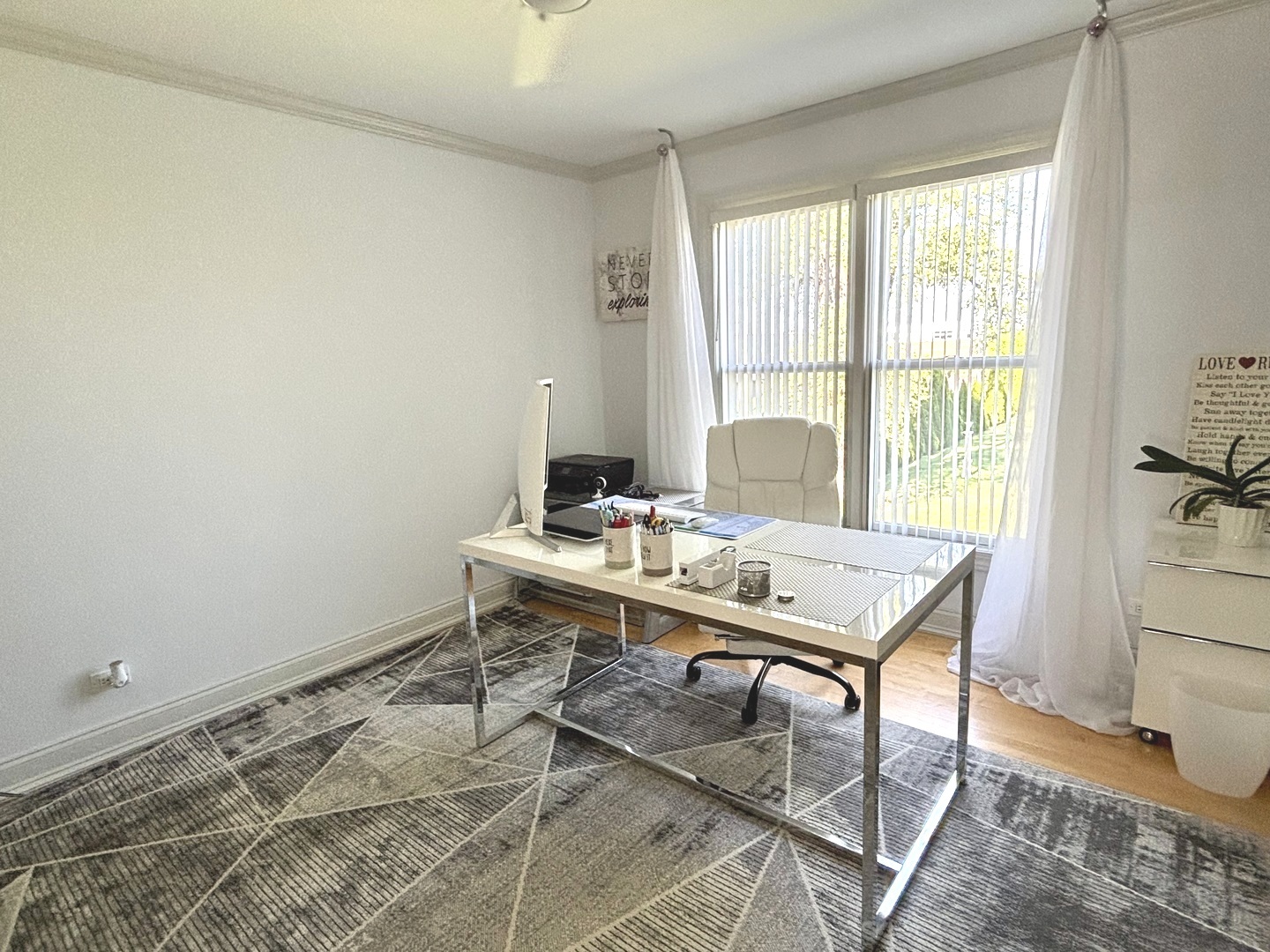 877 John Street Property Photo 33