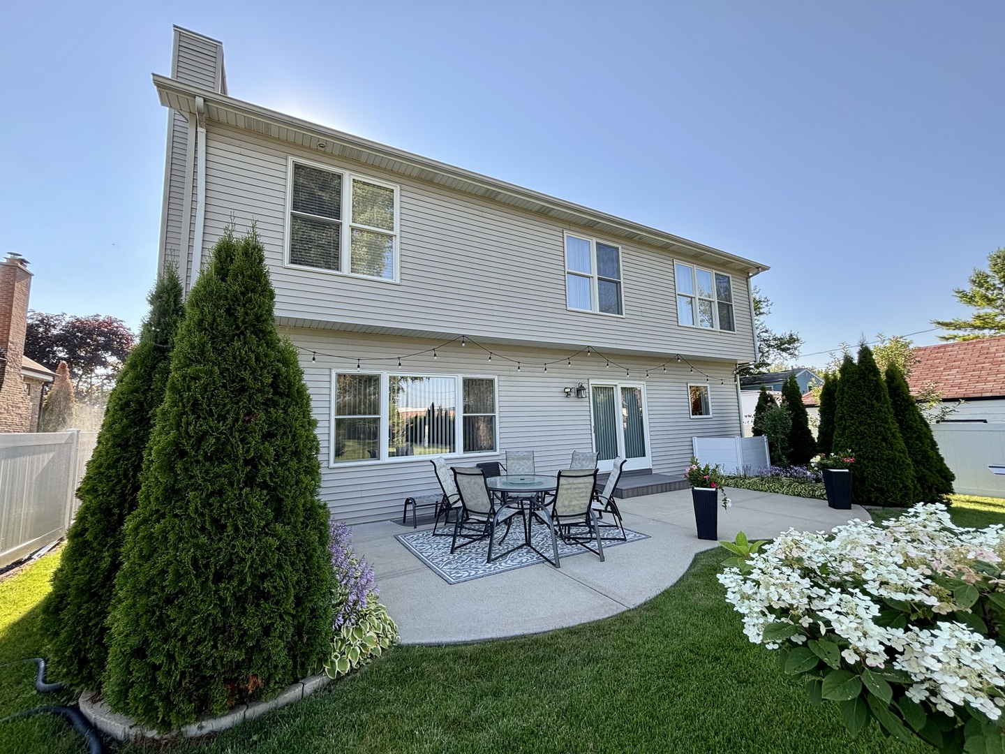 877 John Street Property Photo 40
