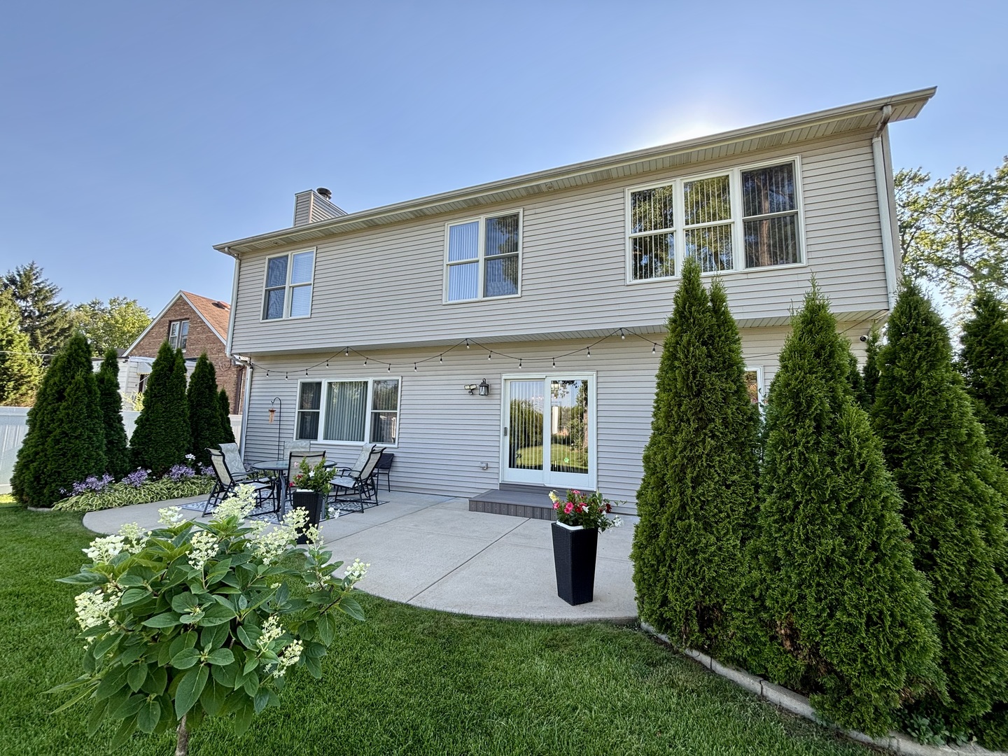 877 John Street Property Photo 41