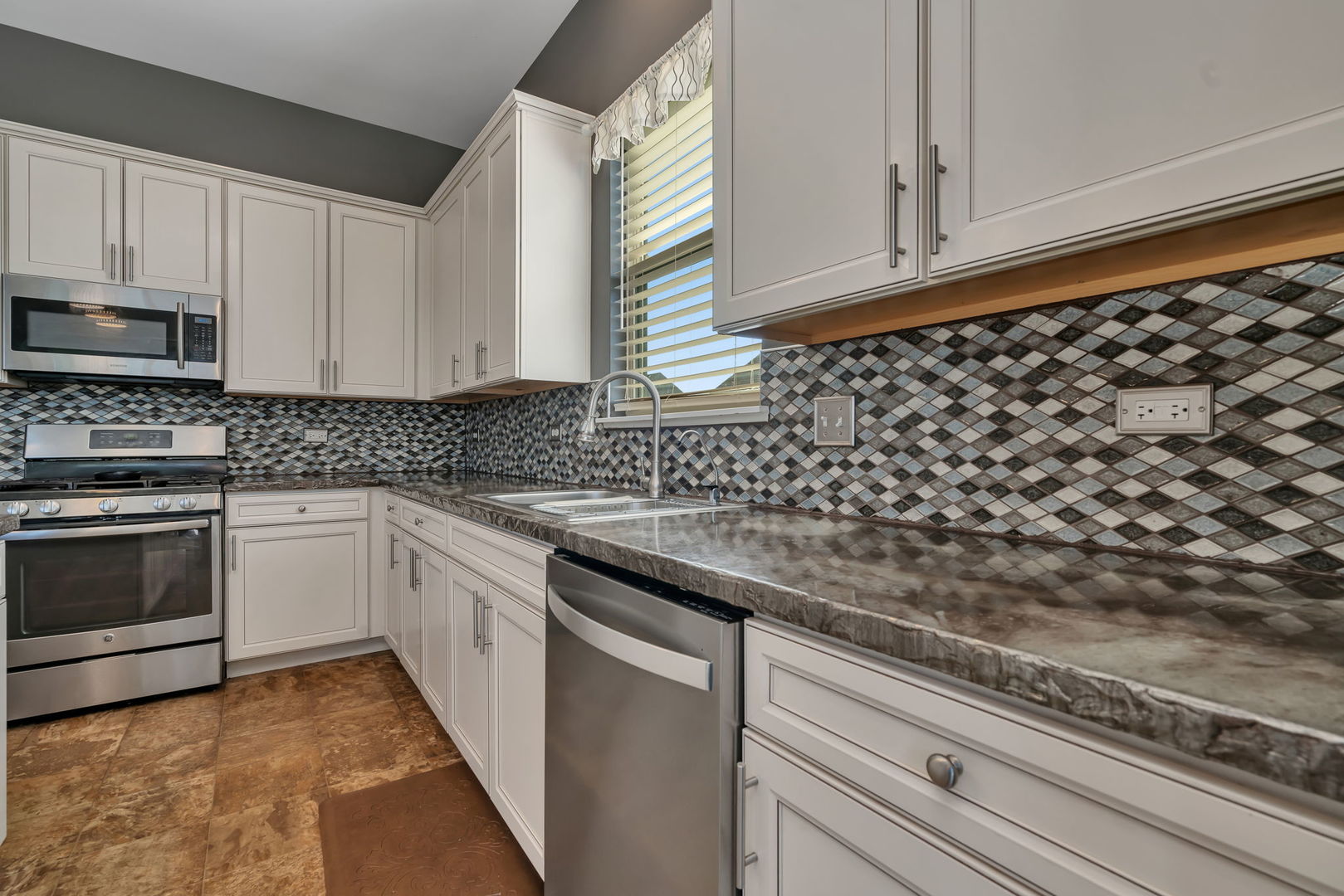 1801 Wild Rose Trail Property Photo 11
