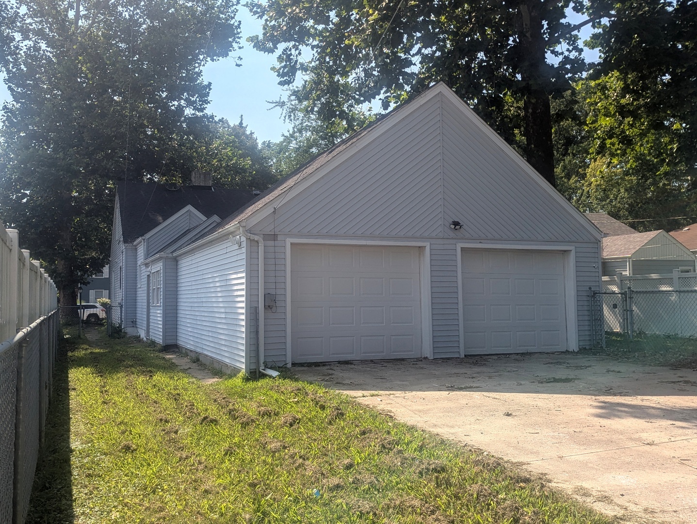 1460 S 6th Avenue Property Photo 6