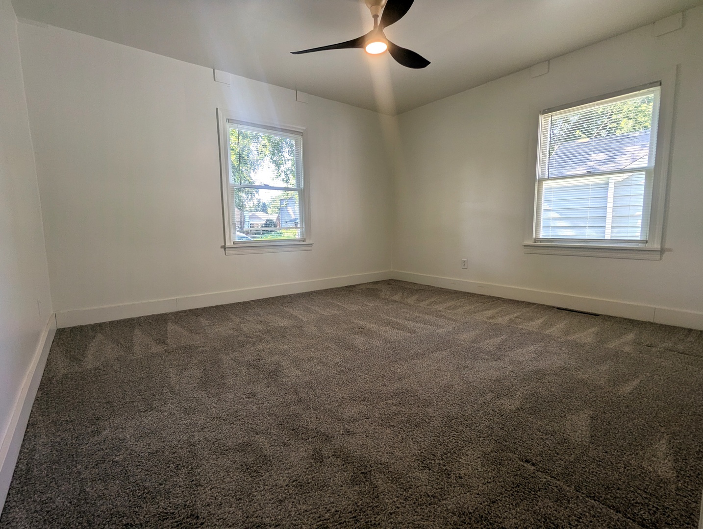 1460 S 6th Avenue Property Photo 13