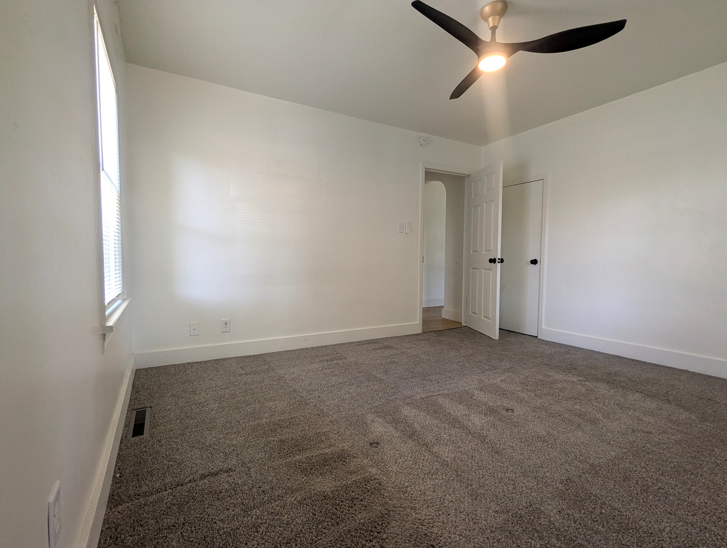 1460 S 6th Avenue Property Photo 14
