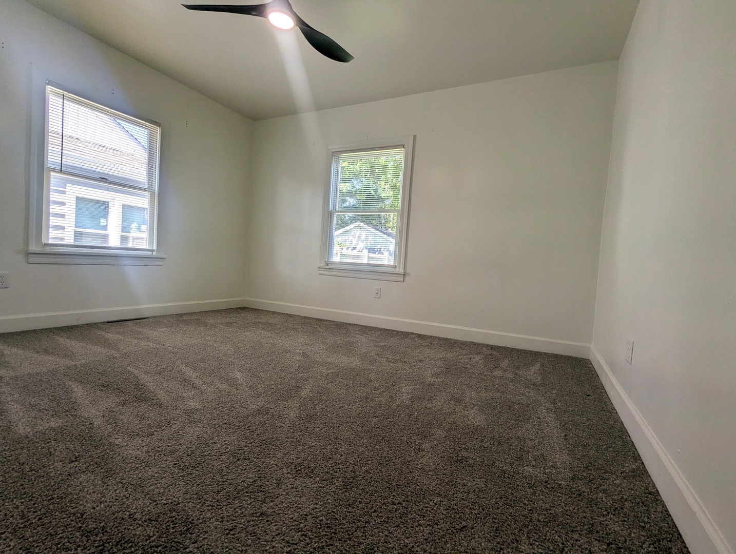 1460 S 6th Avenue Property Photo 15