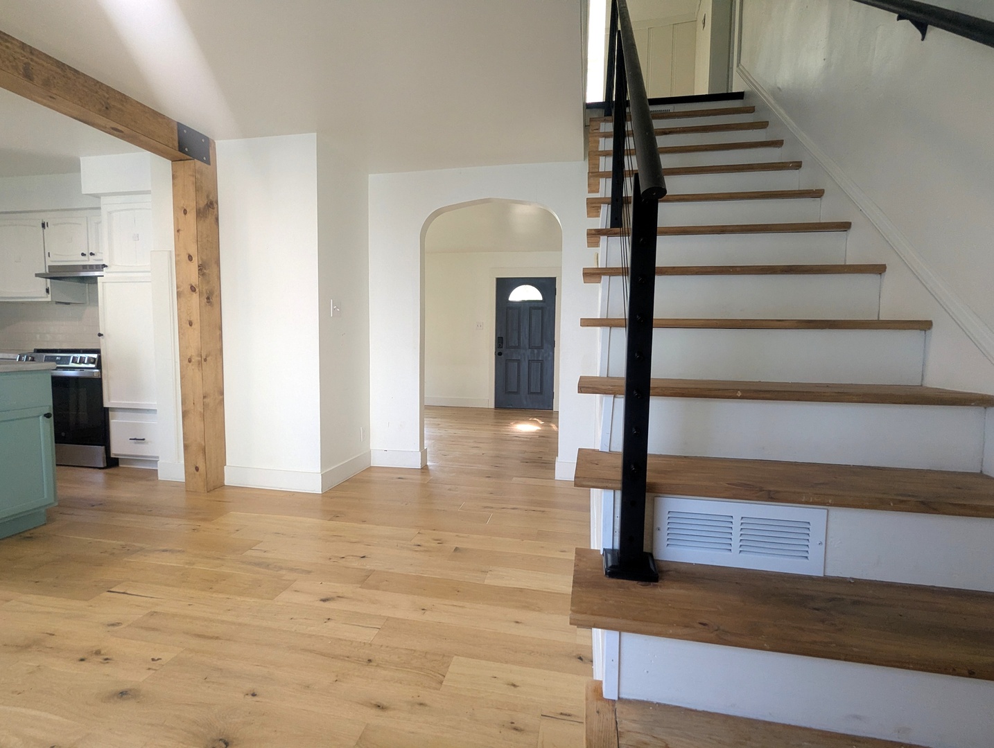 1460 S 6th Avenue Property Photo 24