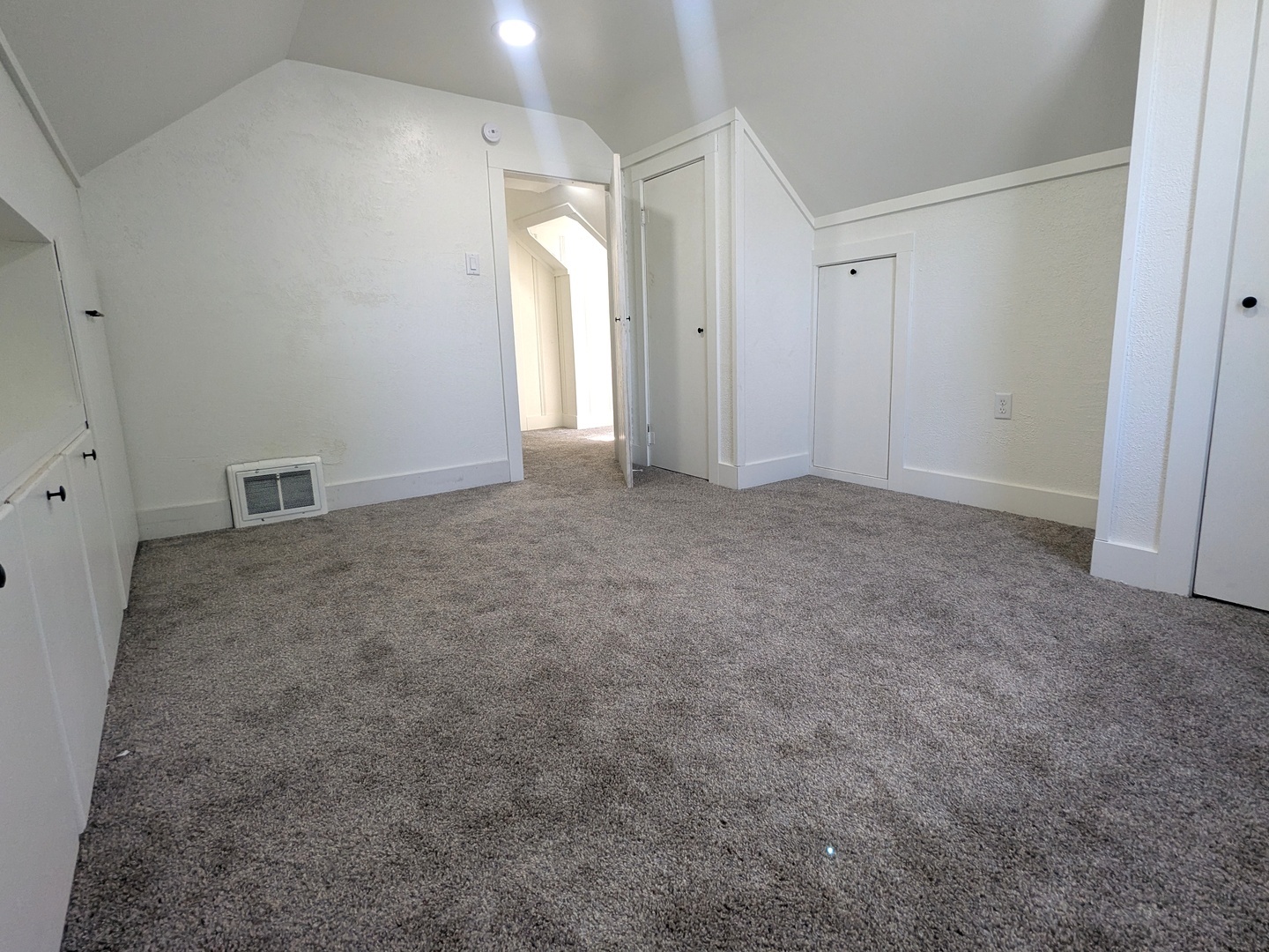 1460 S 6th Avenue Property Photo 32