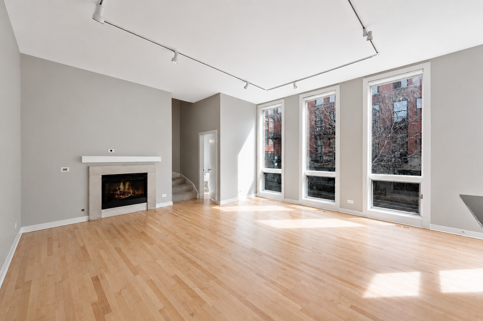 310 N Des Plaines Street A Property Photo 3