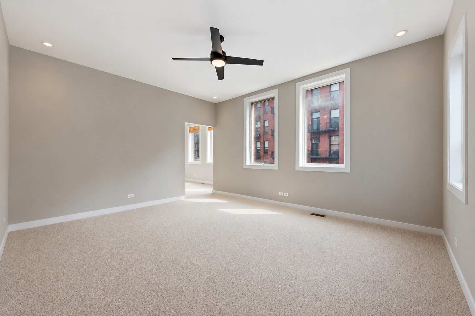 310 N Des Plaines Street A Property Photo 17