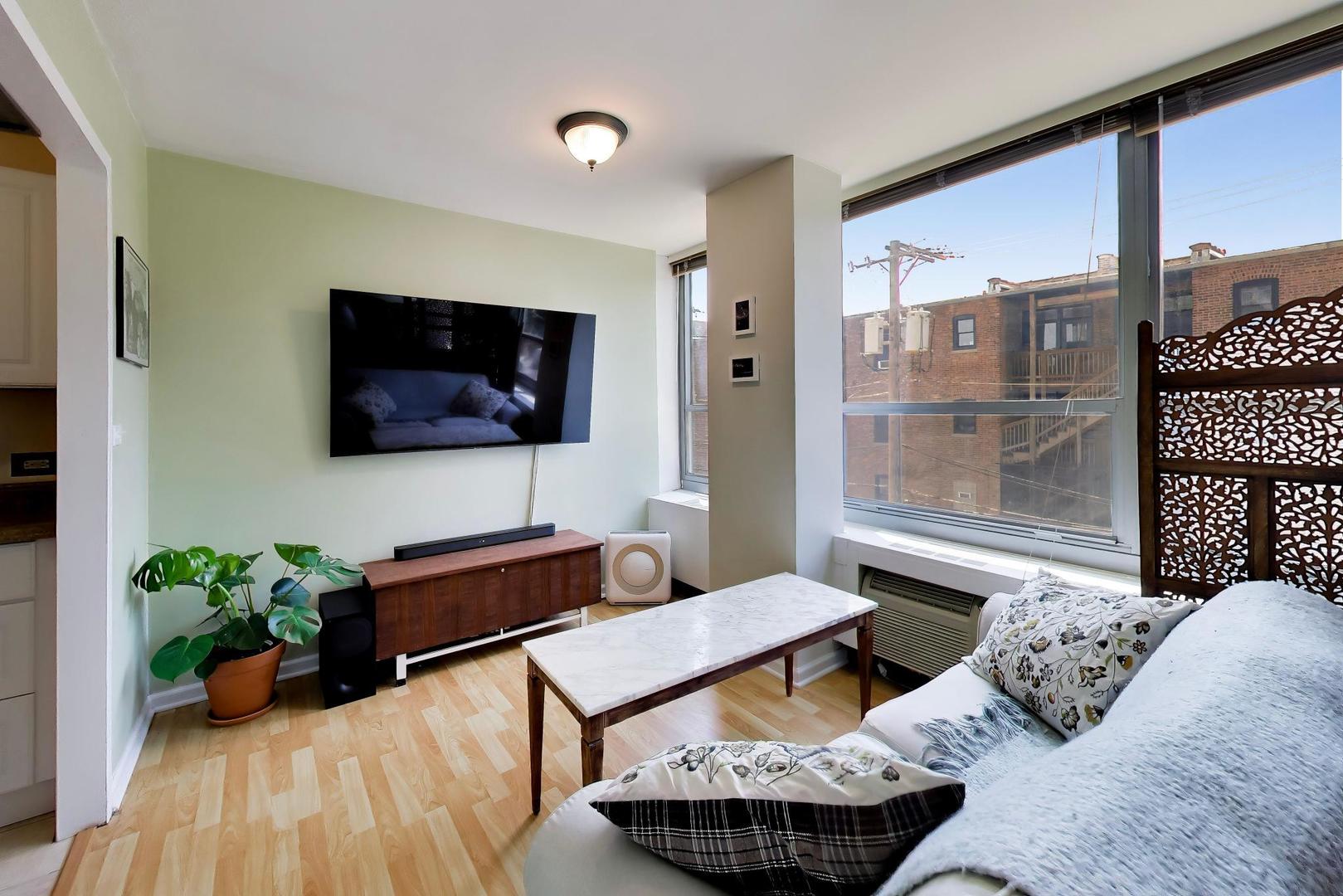 3550 N Lake Shore Drive 228 Property Photo 8