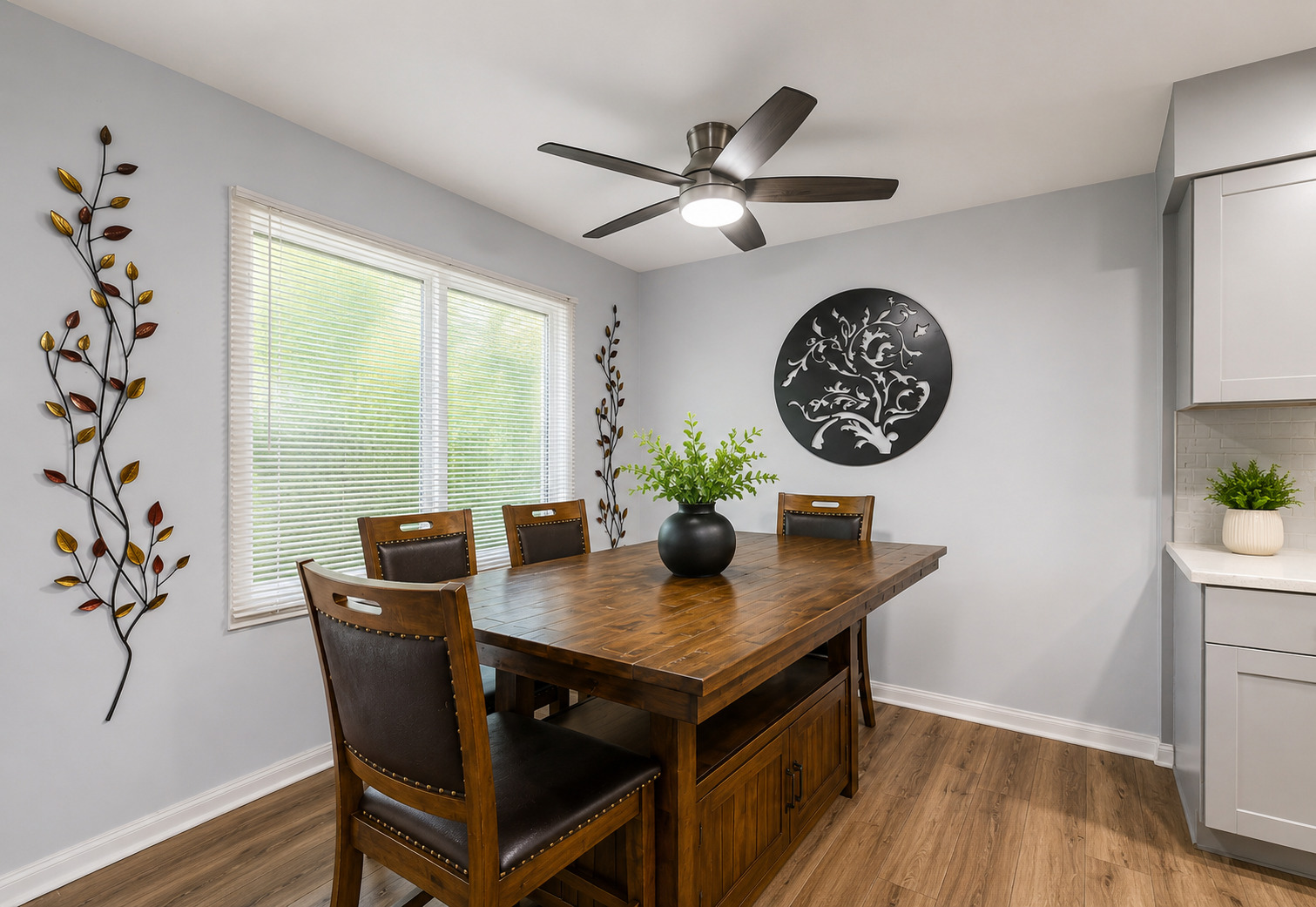 2271 Windsor Lane Property Photo 4