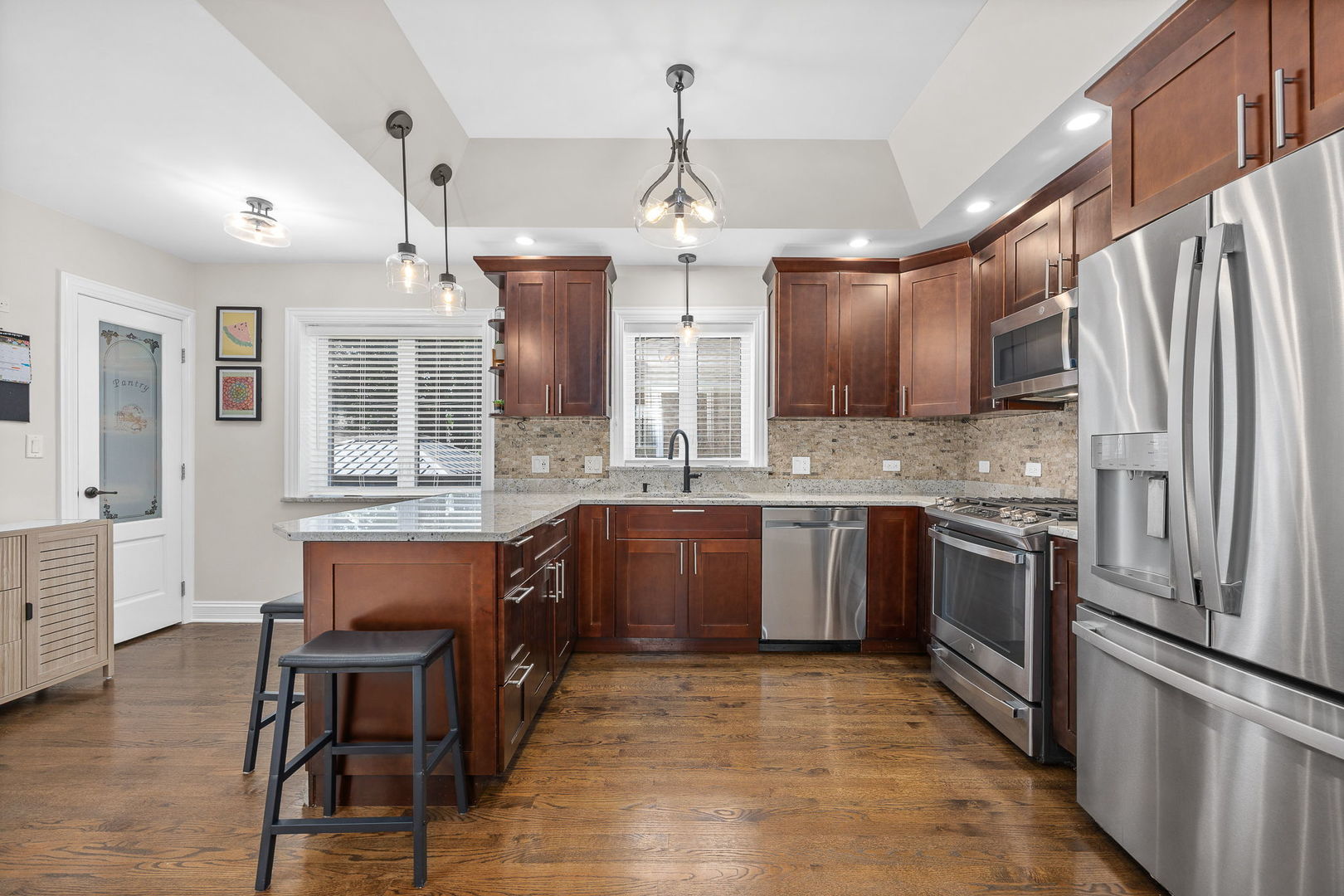 5755 S Nashville Avenue Property Photo 4