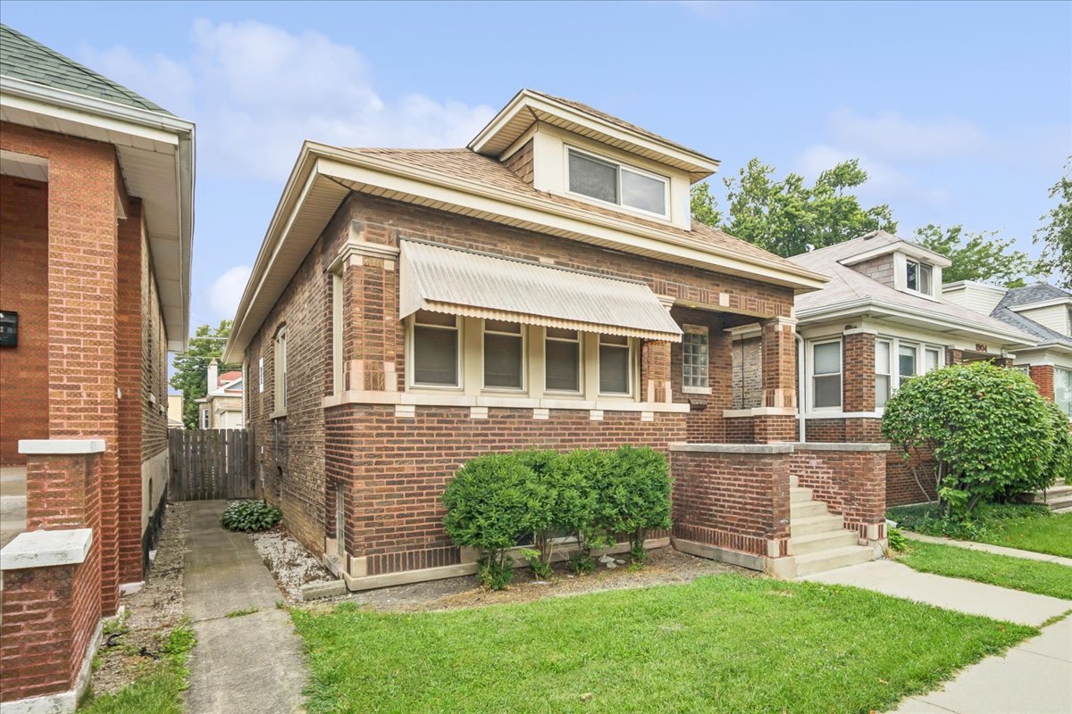 1906 S 58th Avenue Property Photo 3