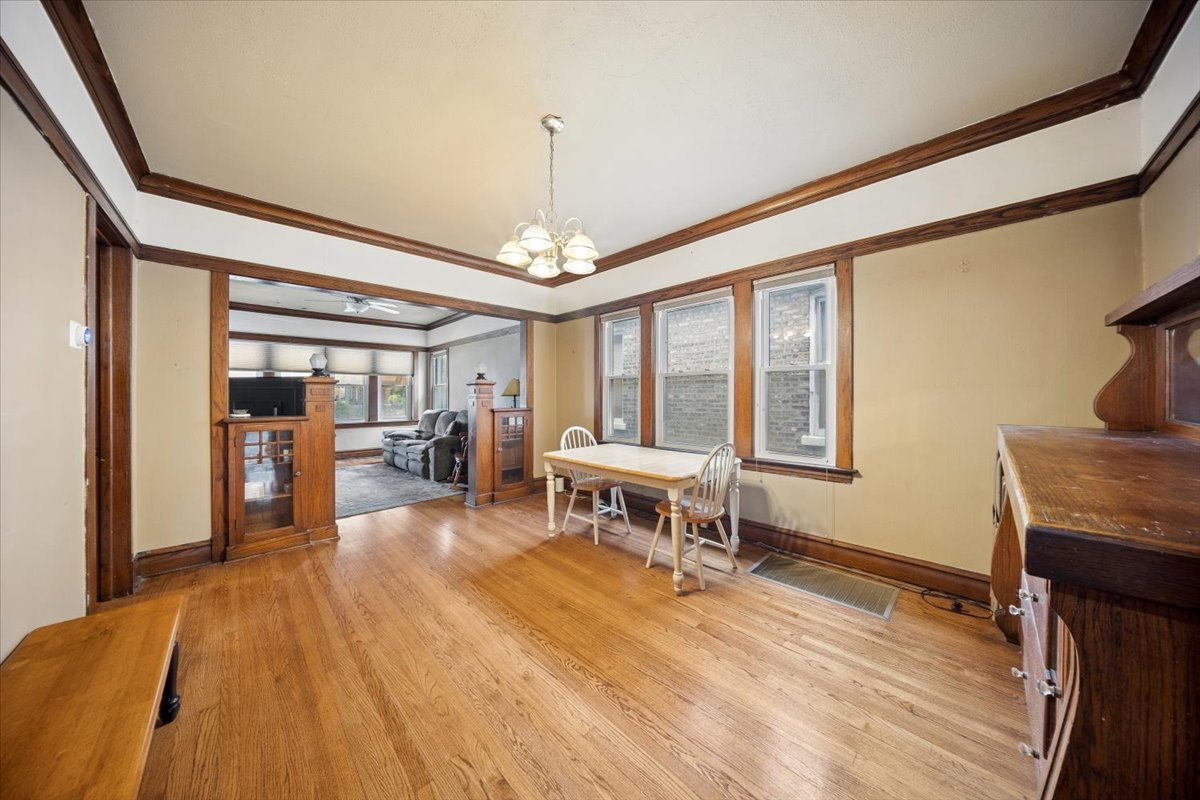 1906 S 58th Avenue Property Photo 7