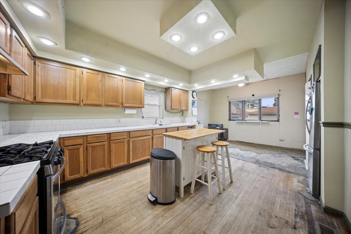1906 S 58th Avenue Property Photo 8